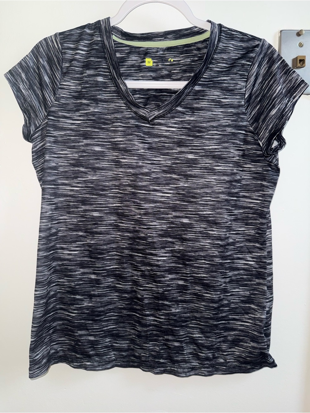 Xersion Gray & White Space Dye V-Neck Active Tee Size Medium